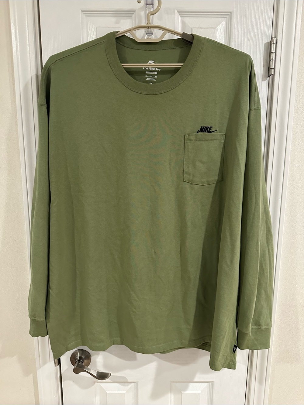 Nike Sportswear Premium Olive Men’s Long-Sleeve Pocket Tee 3XL